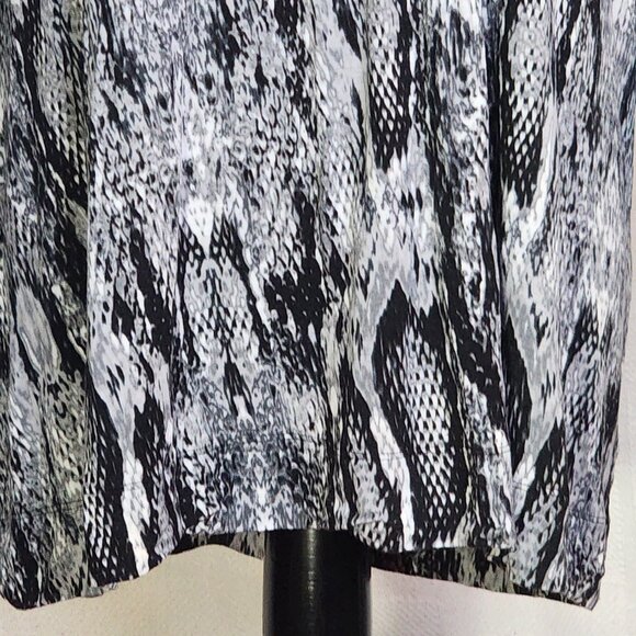 Apt. 9 Black Grey White Rayon Span Snake Print 3/4 Sleeve Scoop Neck Tunic Sz 1X - Picture 4 of 16